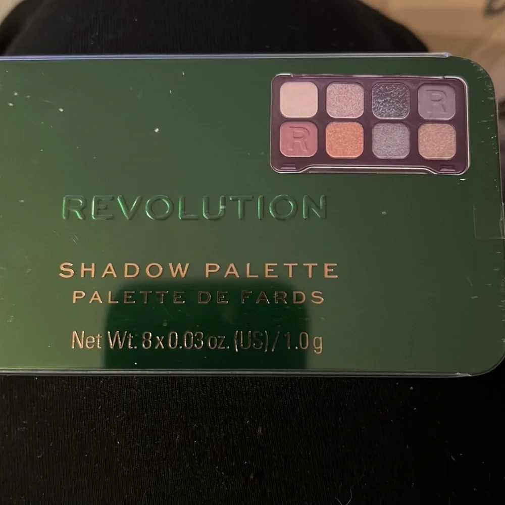 Revolution all eyeshadow go